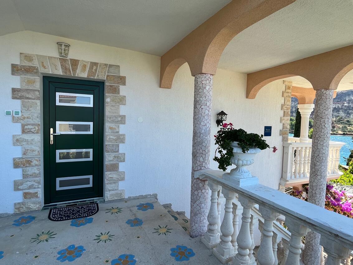 Dvorište - Apartmani uz more Grebaštica, Šibenik