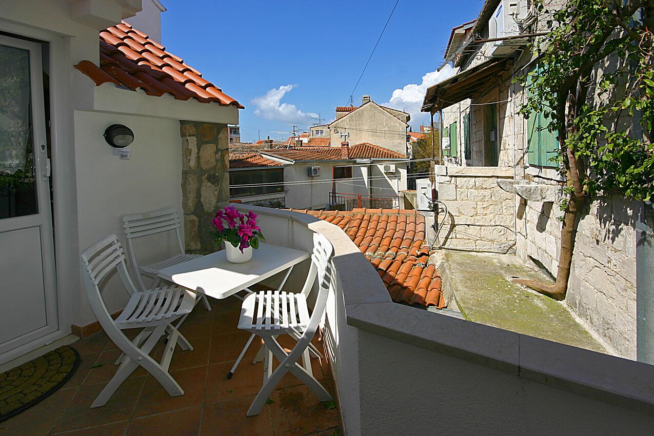 Holiday apartments Split - 5273