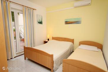 Apartments by the sea Duće, Omiš - 5275