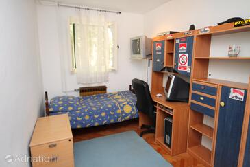 Apartments by the sea Omiš - 5280