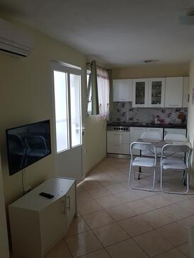 Lejlighedens parkeringsplads Biograd na Moru, Biograd - 5282
