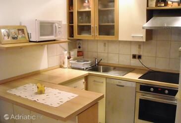 Apartmaji s parkingom Jadranovo, Crikvenica - 5285