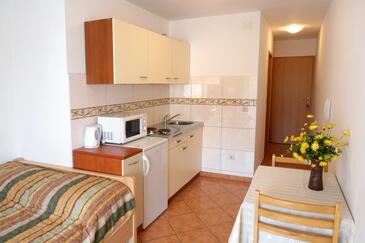 Apartmaji s parkingom Malinska, Krk - 5289