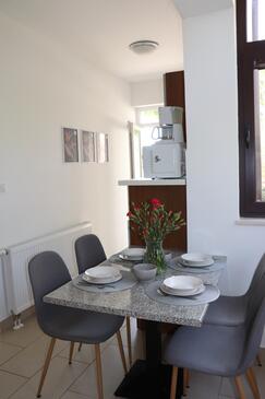 Apartments and rooms with parking space Krk - 5294