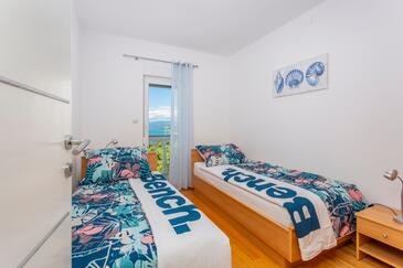 Ferienwohnungen am Meer Njivice, Krk - 5296