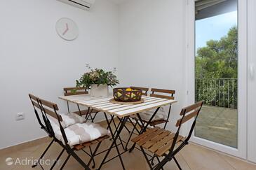 Apartmanok a tenger mellett Omisalj, Krk - 5298