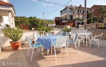 Apartmaji in sobe s parkingom Vrbnik, Krk - 5301