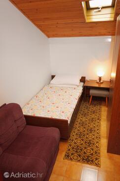 Ferienwohnungen und Zimmer mit Parklplatz Malinska, Krk - 5303