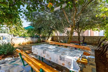 Apartmaji s parkingom Kornić, Krk - 5306 Adriatic.hr