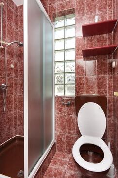 Apartment with terrace Njivice, Kvarner