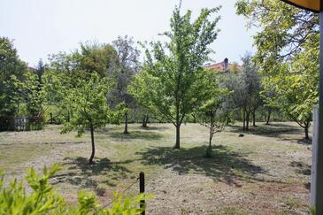 Apartment with terrace Njivice, Kvarner
