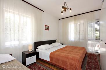 Apartmány s parkovištěm Njivice, Krk - 5312