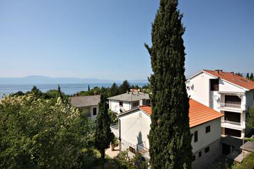 Apartments with terrace Njivice, Kvarner
