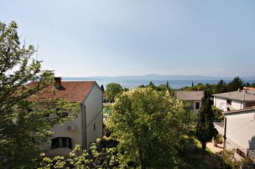 Apartments with terrace Njivice, Kvarner