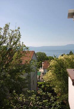 Apartments with terrace Njivice, Kvarner