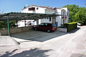Apartments with terrace Njivice, Kvarner