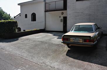 Apartments with terrace Njivice, Kvarner