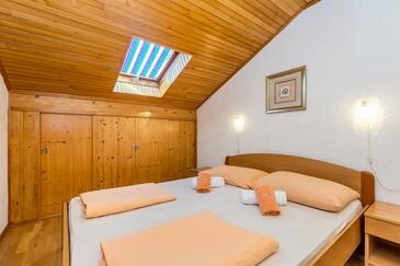 Apartmaji s parkingom Vantačići, Krk - 5313