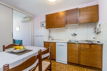 Apartmaji s parkingom Vantačići, Krk - 5313