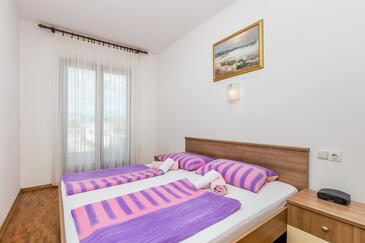 Apartments with parking space Vantačići, Krk - 5313