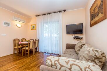 Apartments with parking space Vantačići, Krk - 5313