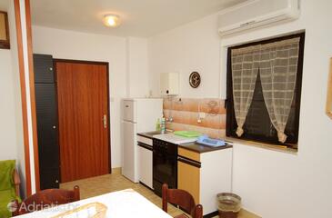 Apartmani s parkingom Krk - 5318