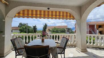 Appartement in Pinezići voor 4 personen
