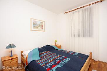 Ferienwohnungen mit Parkplatz Porat, Krk - 5322