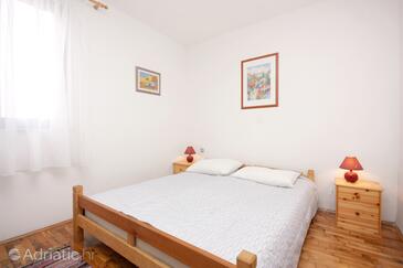 Ferienwohnungen mit Parkplatz Porat, Krk - 5322