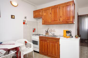 Ferienwohnungen mit Parkplatz Porat, Krk - 5322