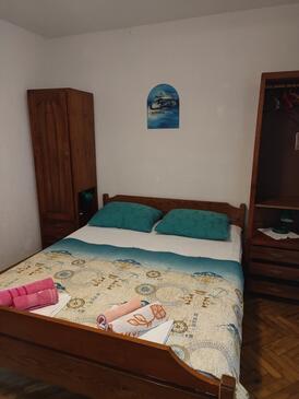 Ferienwohnungen mit Parkplatz Porat, Krk - 5322