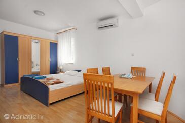 Appartamenti e camere con parcheggio San Vito - Sveti Vid, Veglia - Krk - 5323