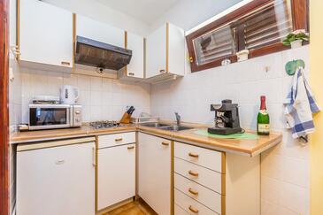 Appartamenti con parcheggio Gnivizze - Njivice, Veglia - Krk - 5325