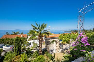 Apartmaji s parkingom Njivice, Krk - 5325