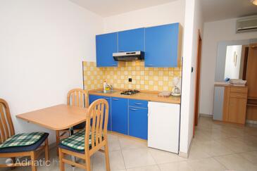 Ferienwohnungen mit Parkplatz Baska, Krk - 5330