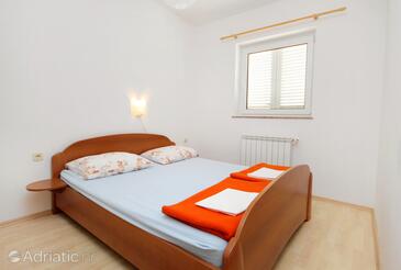 Apartments with parking space Baška, Krk - 5342