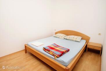 Apartments with parking space Baška, Krk - 5342