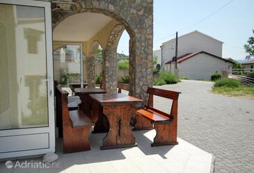 Apartmaji s parkingom Baška, Krk - 5342