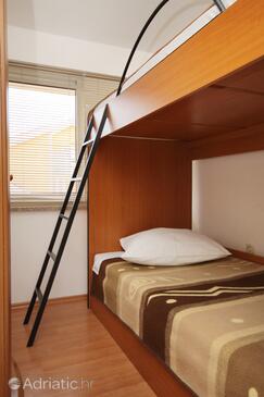 Apartments with parking space Punat, Krk - 5343