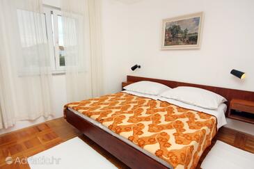 Apartmani uz more Vantačići, Krk - 5347