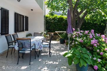 Apartmani uz more Punat, Krk - 5351