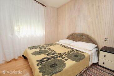 Ferienwohnungen am Meer Baska, Krk - 5352