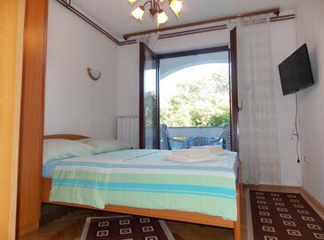 Ferienwohnungen mit Parkplatz Malinska, Krk - 5353