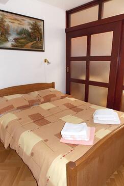 Ferienwohnungen mit Parkplatz Malinska, Krk - 5353