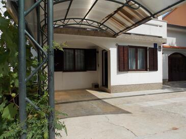 Leiligheter med parkering Malinska, Krk - 5353