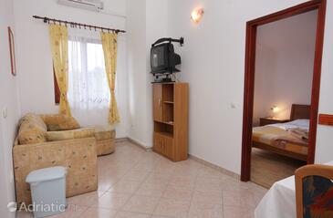 Apartamentos con piscina Baska, Krk - 5354