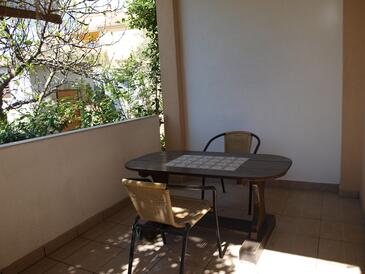 Rooms with a parking space Krk - 5360