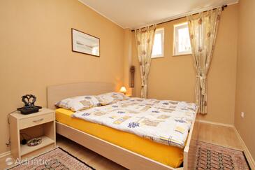 Appartamenti accanto al mare per famiglie Klimno, Veglia - Krk - 5361