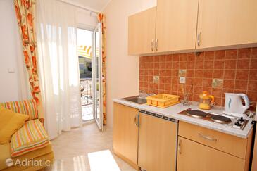 Appartamenti accanto al mare per famiglie Klimno, Veglia - Krk - 5361