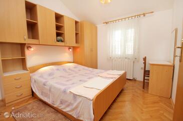 Appartamenti e camere con parcheggio Veglia - Krk - 5371